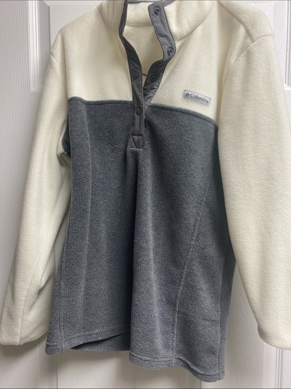 Columbia Women's Gray and Cream Snap-Placket Fleece Pullover